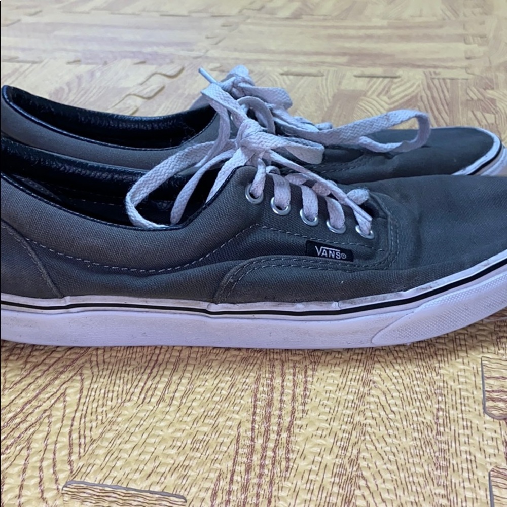 vans - Picture 2 of 2